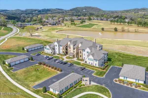 535 Rarity Bay Pkwy #D301, Vonore, TN 37885