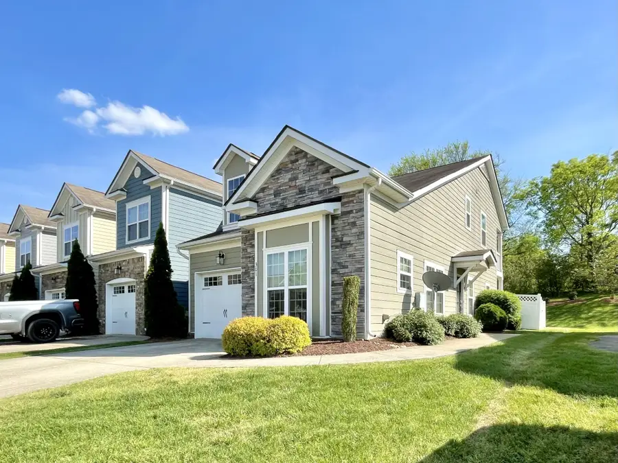301 Shirebrook Cir, Spring Hill, TN 37174 - #2
