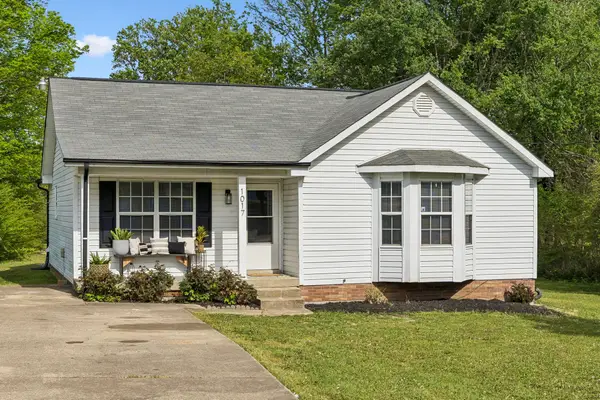 1017 Preston Dr, Burns, TN 37029