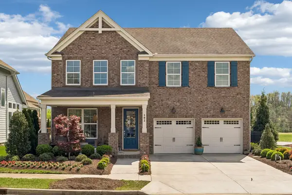 102 Championship Pl, Hendersonville, TN 37075