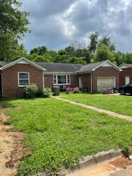 607 4th St, Lawrenceburg, TN 38464 - #2