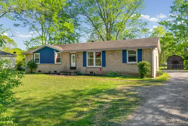 230 E Old Trenton Rd, Clarksville, TN 37043