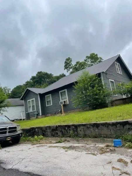 220 Lafayette Ave, Lawrenceburg, TN 38464