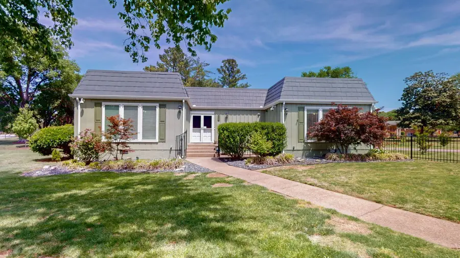 2402 Riverview Dr, Murfreesboro, TN 37129 - #2