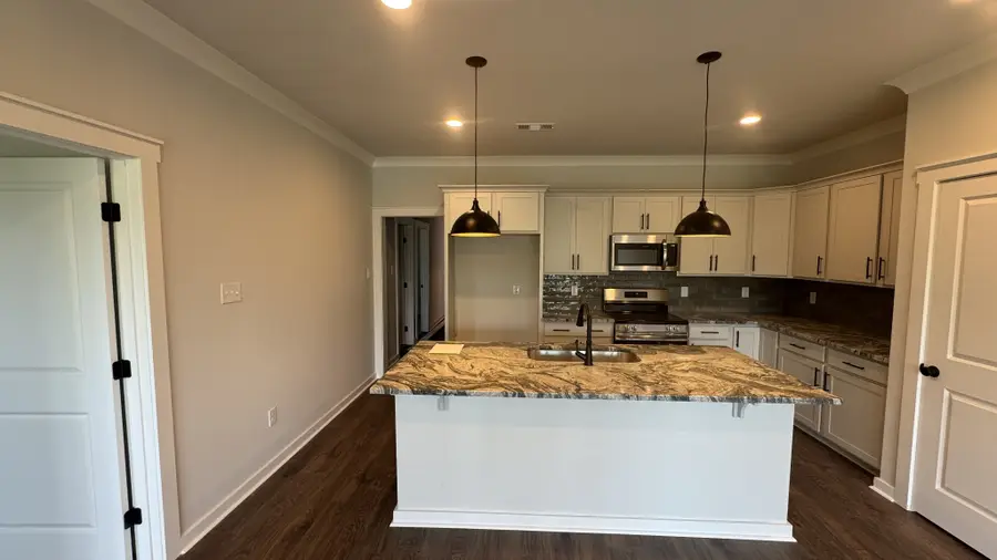 482 W Foxrun, Springfield, TN 37172 - #2