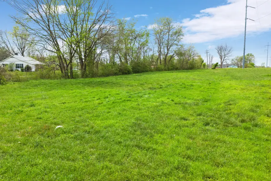 286 S Main St, Lexington, TN 38351 - #2