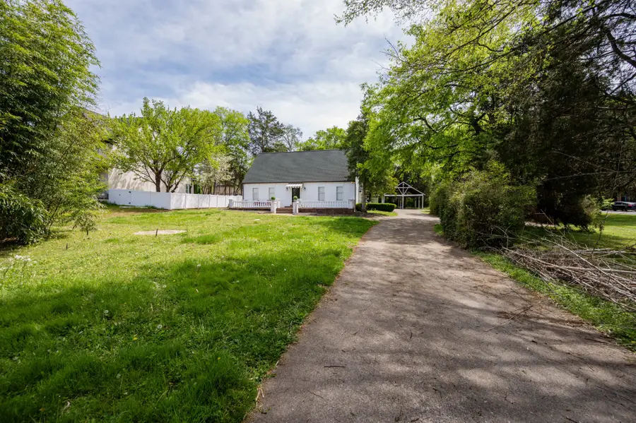 2866 N Thompson Ln, Murfreesboro, TN 37129 - #2