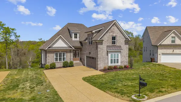 813 Ridgestone Pl, Lebanon, TN 37087