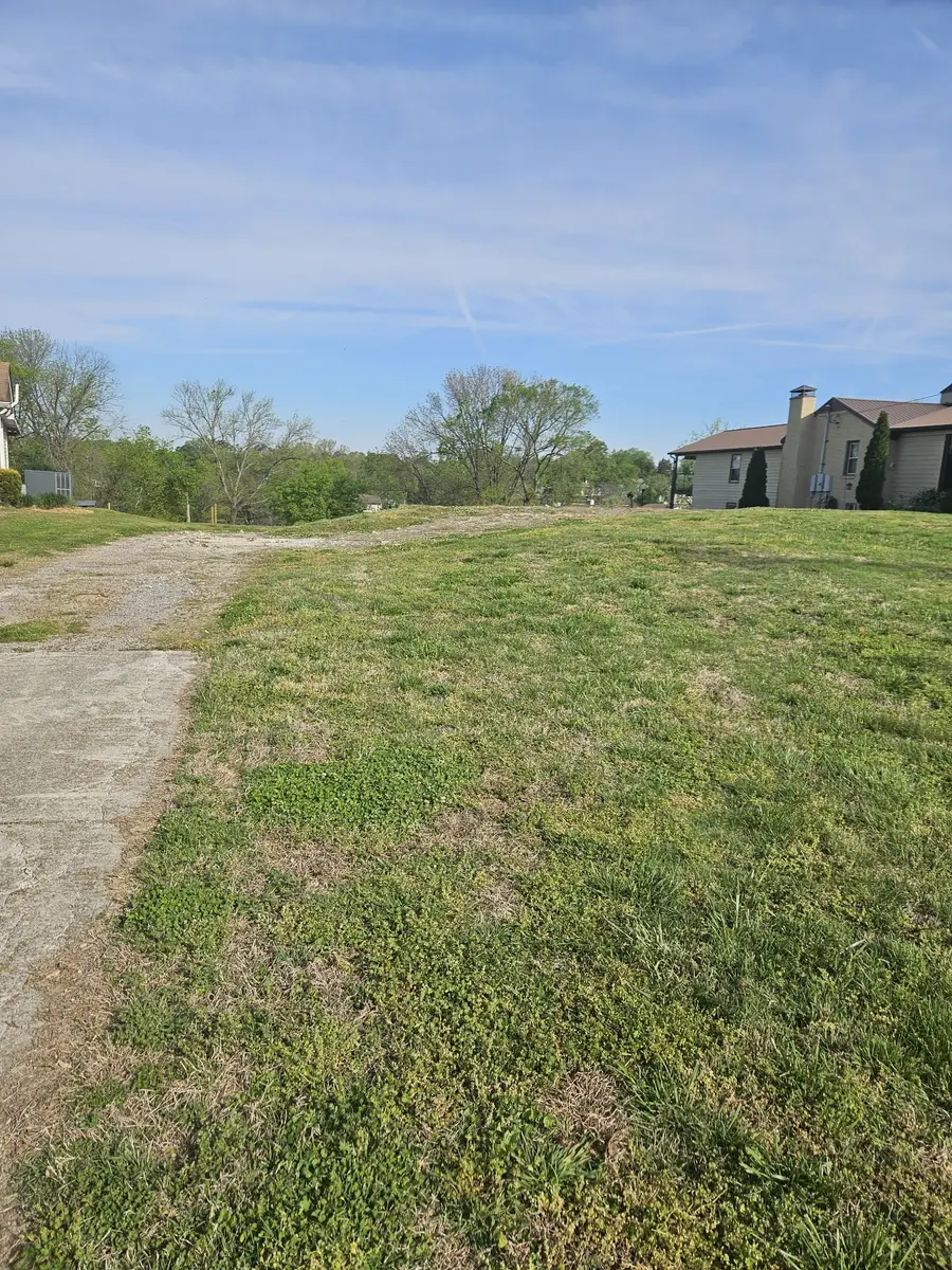 128 Lakeview Dr, Hendersonville, TN 37075 - #2