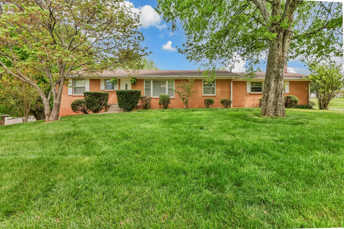 1311 Oak Hill Dr, Clarksville, TN 37040 - #1