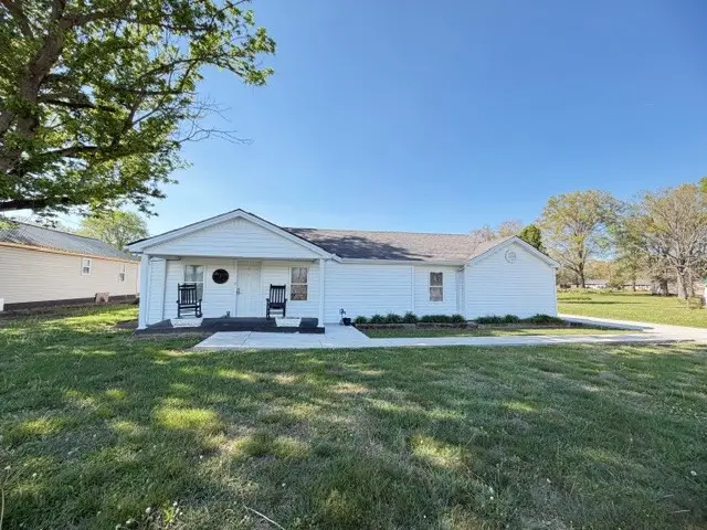 511 E Roosevelt St, Tullahoma, TN 37388 - #1