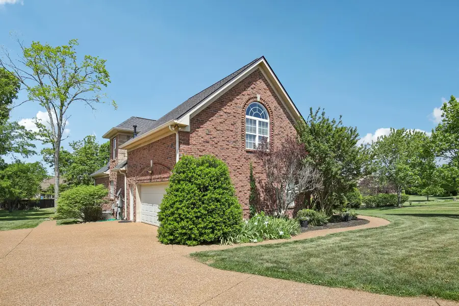 1606 Danbury Ln, Mount Juliet, TN 37122 - #2