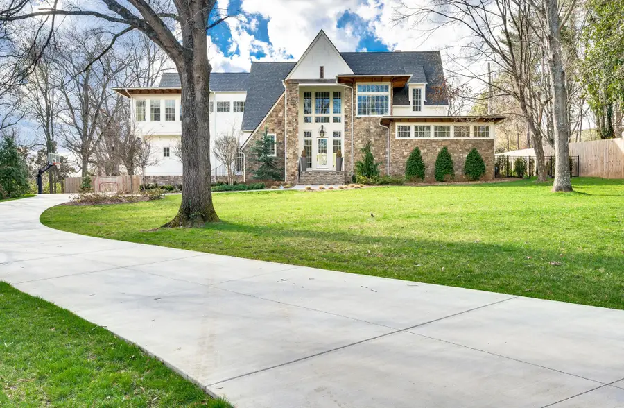 2402 Valley Brook Rd, Nashville, TN 37215 - #2