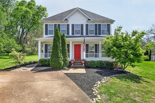 1329 Branchside Ct, Thompsons Station, TN 37179