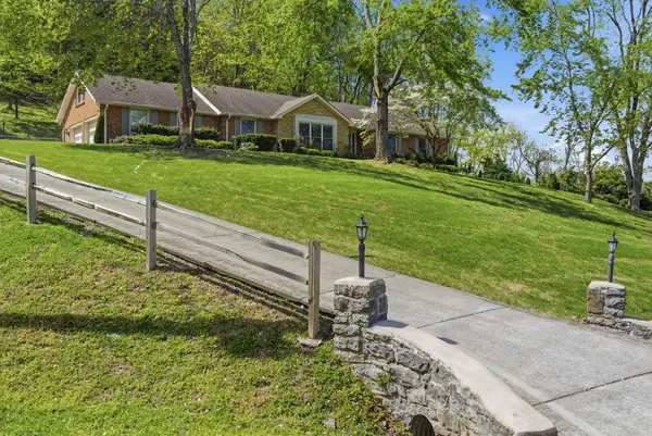 5809 Still Hollow Rd, Nashville, TN 37215