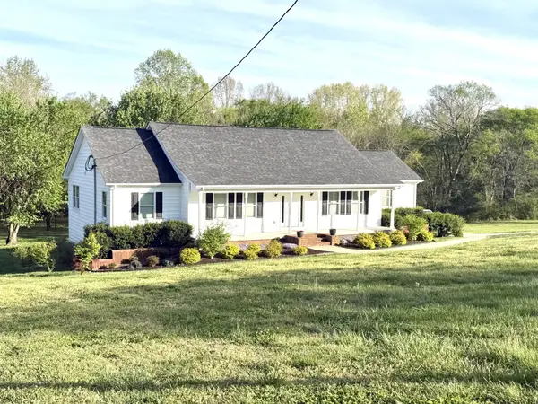 1909 Pointe Barton Dr, Lebanon, TN 37087