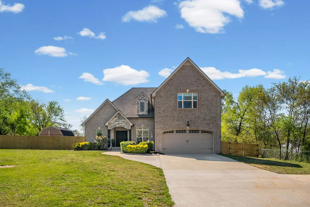 1608 Walnut Grove Rd, Clarksville, TN 37042 - #1