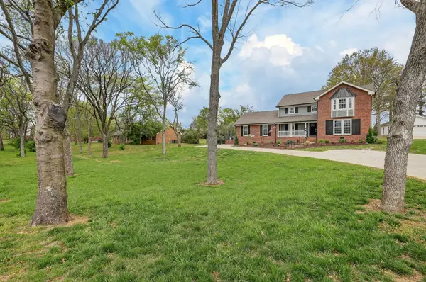 155 Bluegrass Dr, Hendersonville, TN 37075