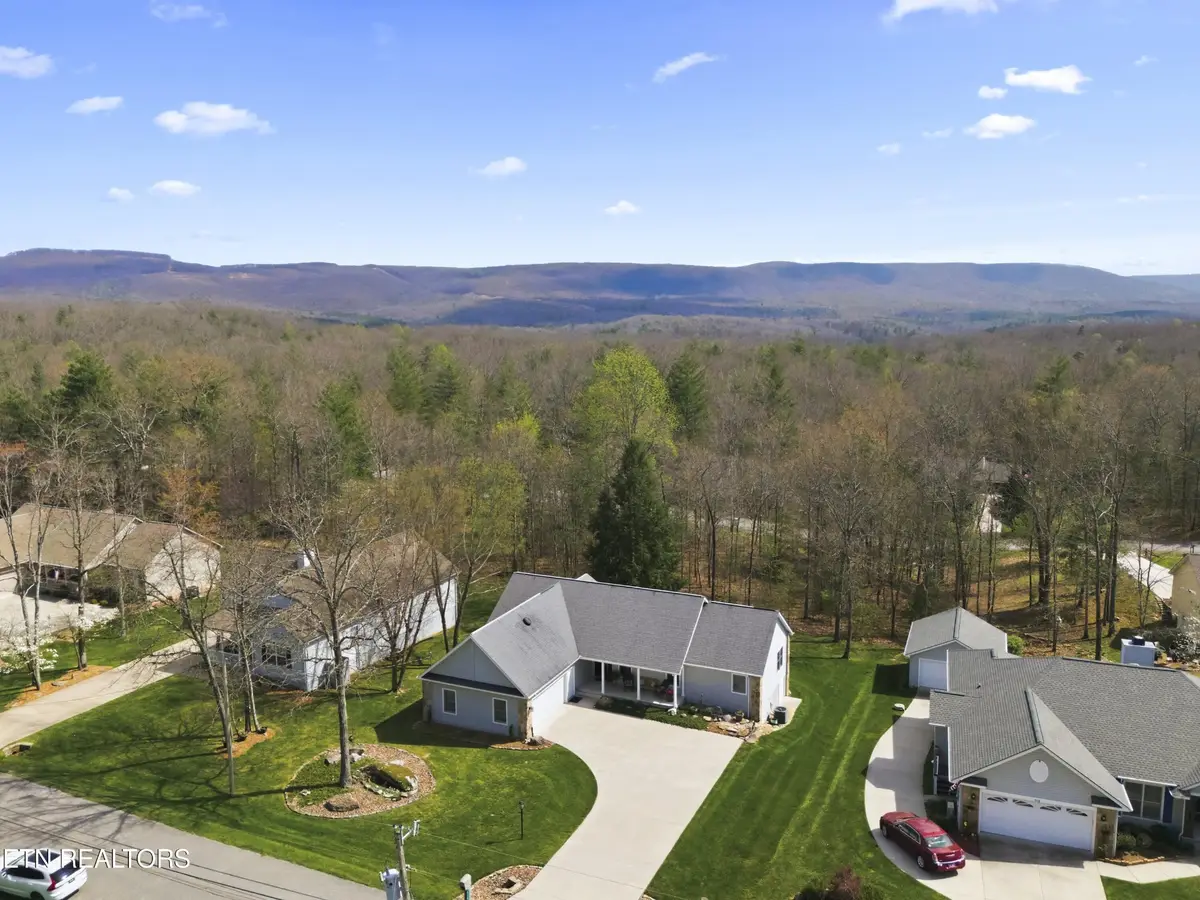 114 Windsor Rd, Crossville, TN 38558 - #1