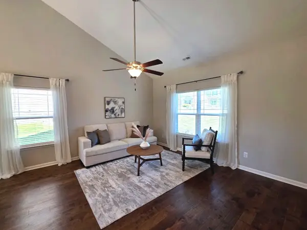 408 Barbaro Ct, Burns, TN 37029