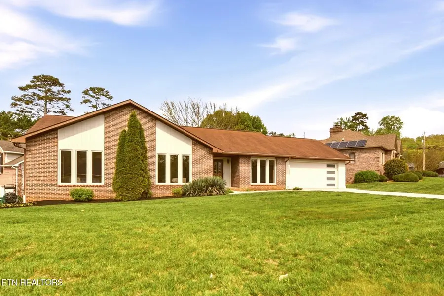 3205 Roanoke Circle, Knoxville, TN 37920 - #3