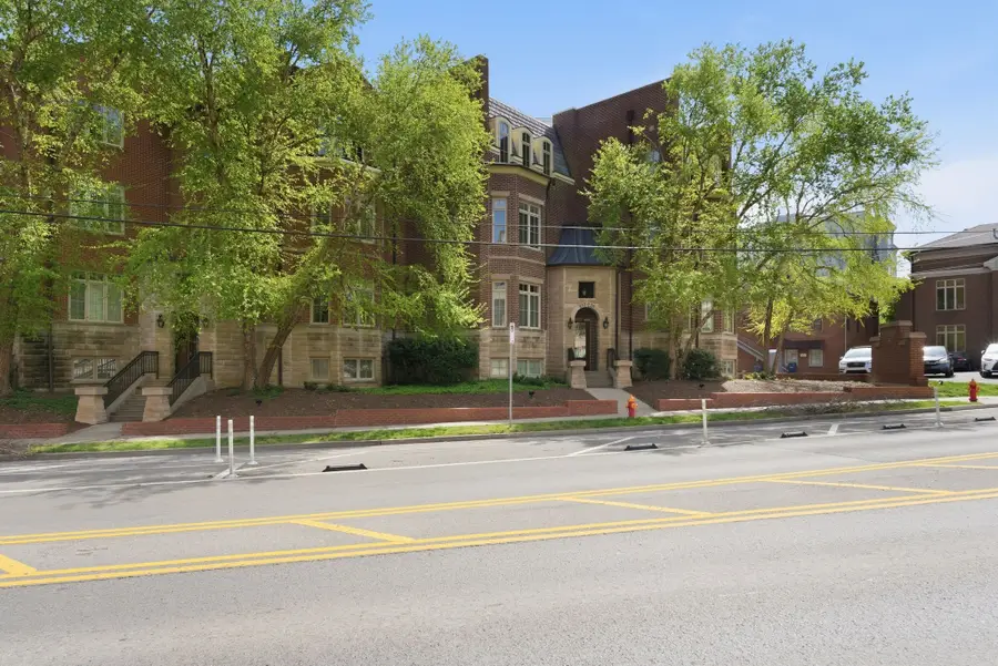 214 31st Ave N #214, Nashville, TN 37203 - #2