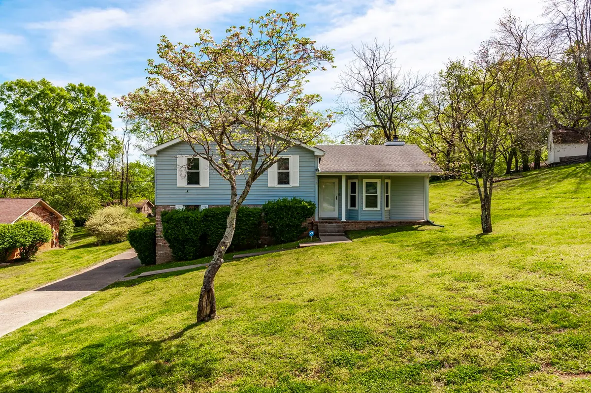 154 Lakeside Park Dr, Hendersonville, TN 37075 - #1