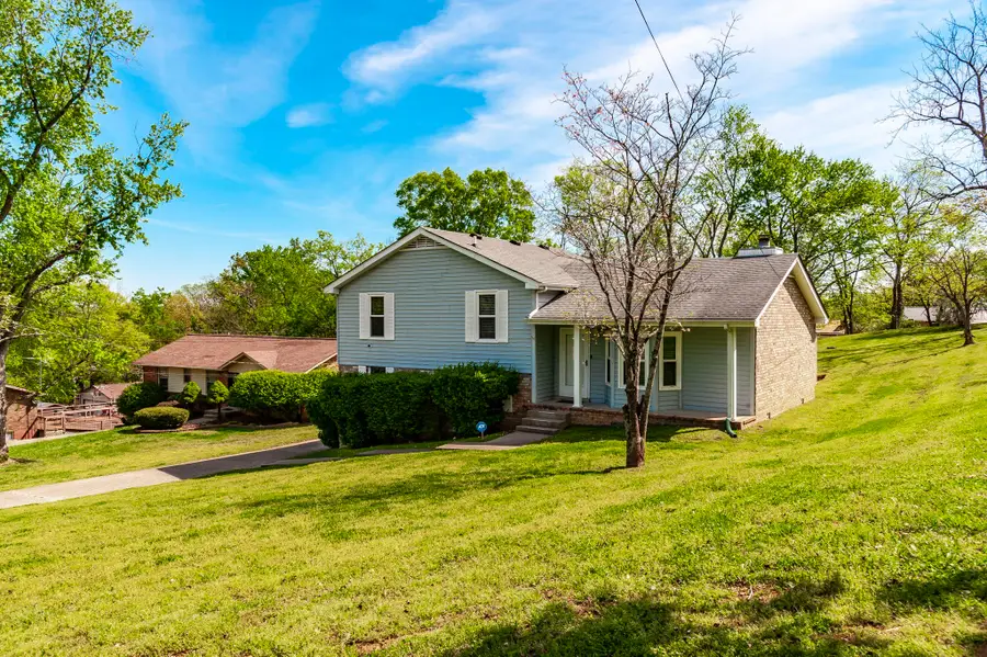 154 Lakeside Park Dr, Hendersonville, TN 37075 - #3