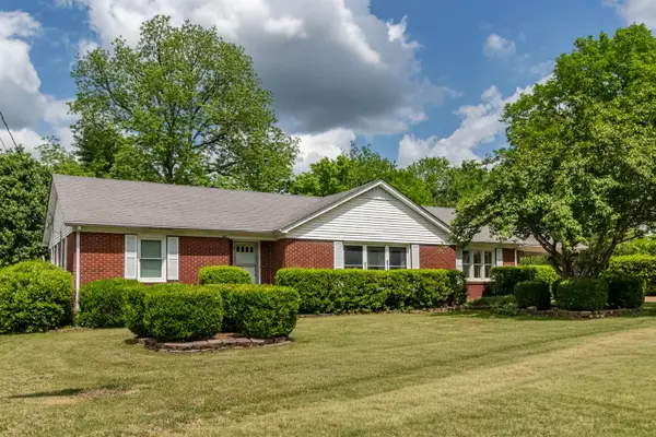 544 E Madison St, Pulaski, TN 38478