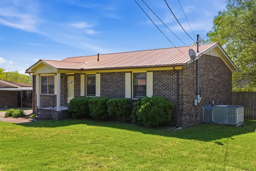 106 Wallace St, Woodbury, TN 37190 - #2