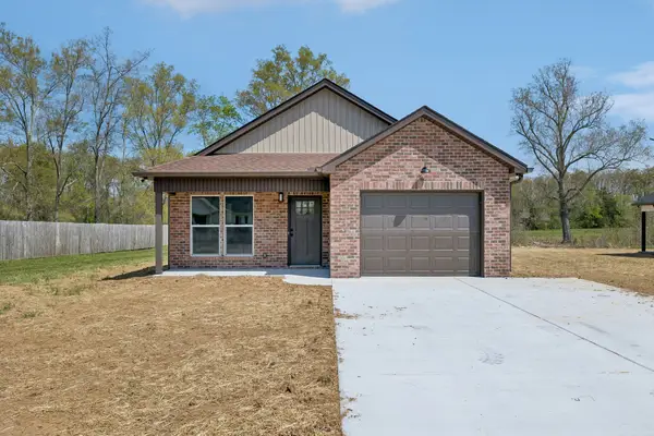 242 Green Meadow Dr, Smithville, TN 37166