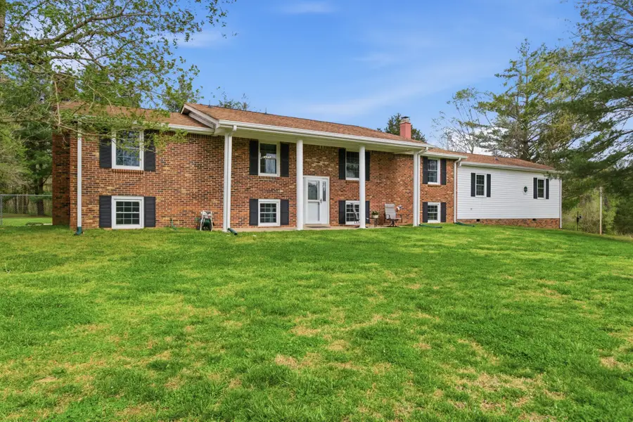 293 E Piney Rd, Dickson, TN 37055 - #2