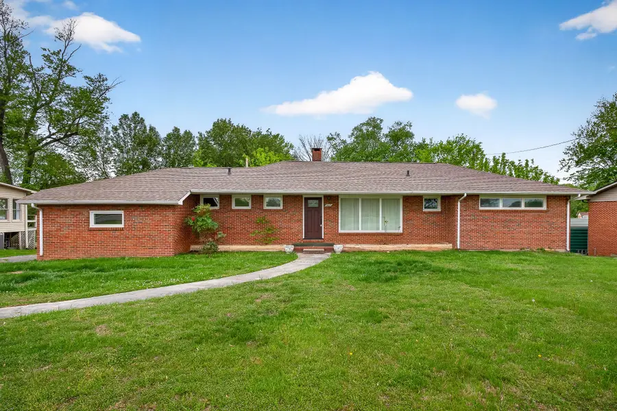 407 Sunset Dr, McMinnville, TN 37110 - #2