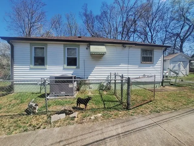 1252 Daniel St, Clarksville, TN 37040 - #2