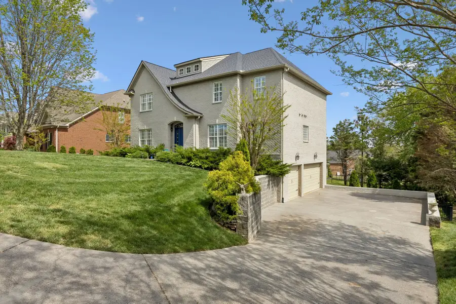 1517 Charleston Park Dr, Spring Hill, TN 37174 - #2