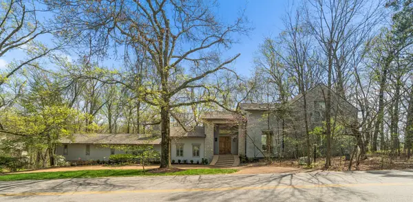 5870 Fredricksburg Dr, Nashville, TN 37215