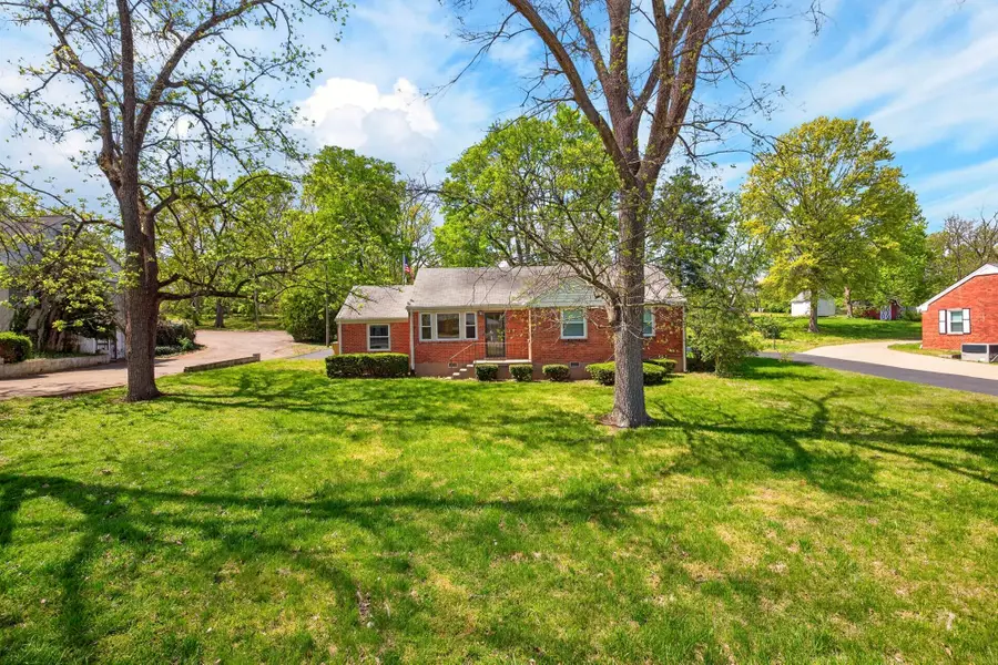 116 S Graycroft Ave, Madison, TN 37115 - #3