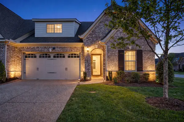 1386 Whispering Oaks Dr, Lebanon, TN 37090