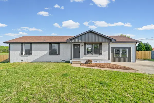 341 Cunningham Ln, Clarksville, TN 37042