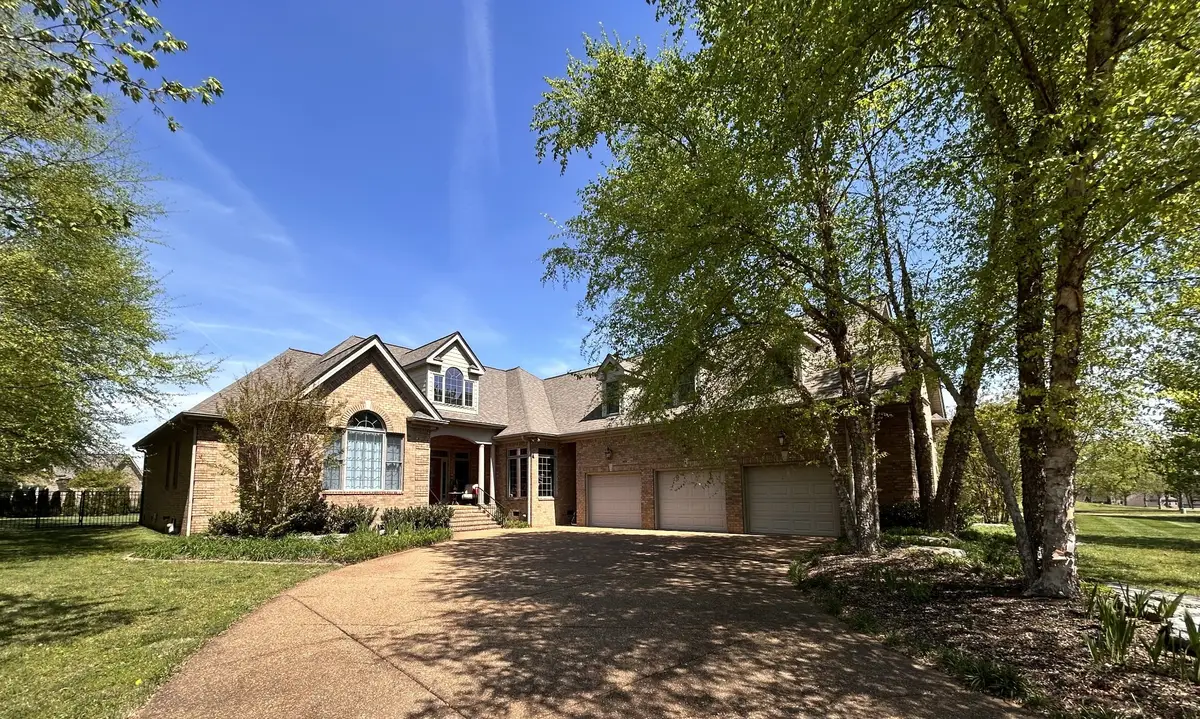 707 Farmington Dr, Lebanon, TN 37087 - #1