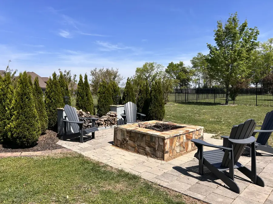 707 Farmington Dr, Lebanon, TN 37087 - #2