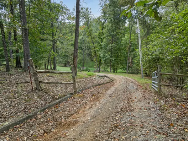 3300 Smith Pl, Clarksville, TN 37040