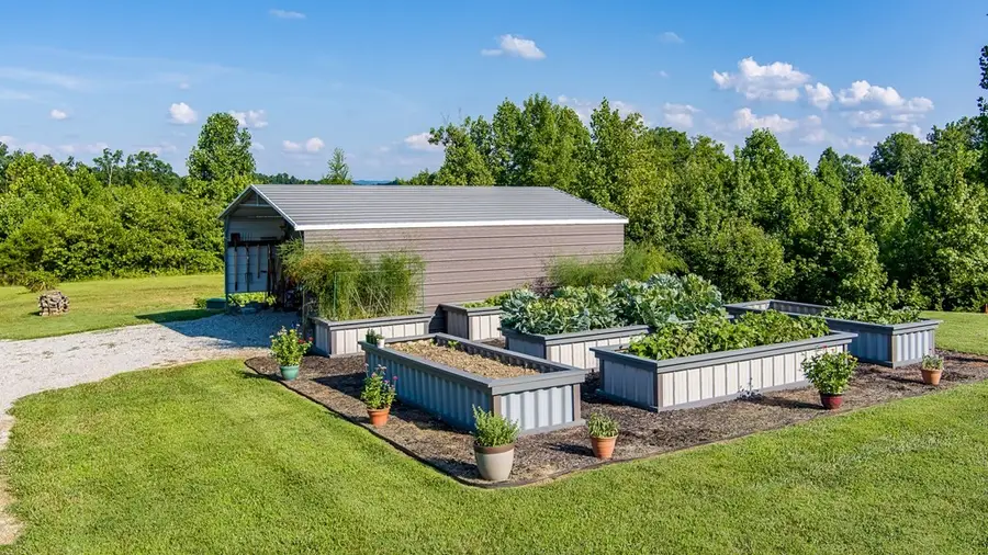 171 Lakeview Cir, Byrdstown, TN 38549 - #2