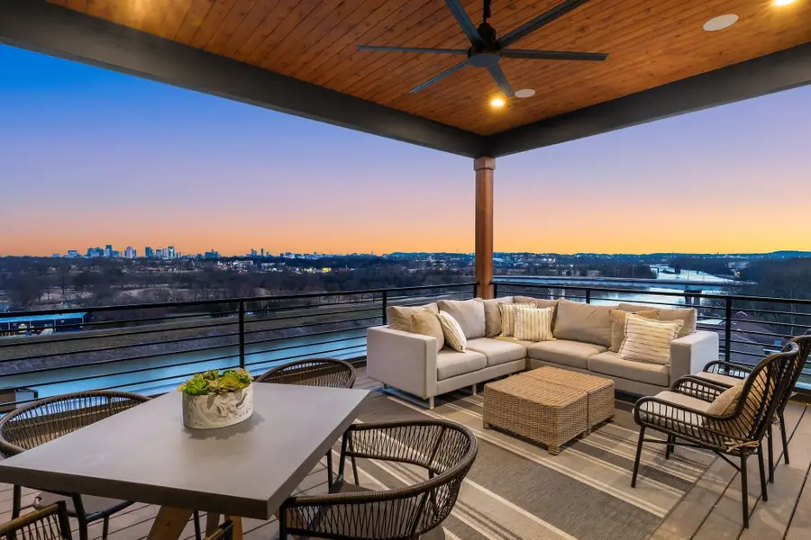 2118 Cliff Dr, Nashville, TN 37218 - #2