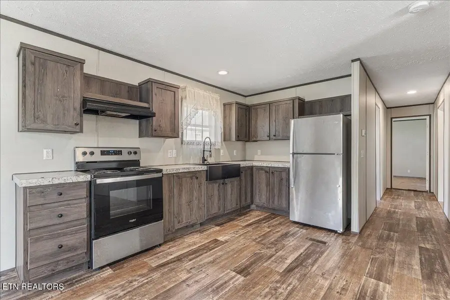 610 Jackson Avenue, Etowah, TN 37331 - #2