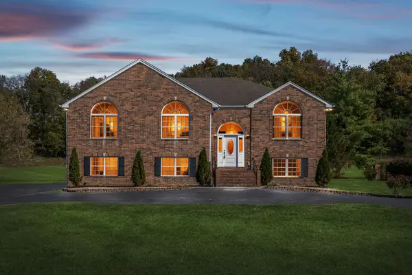 3679 Old Greenbrier Pike, Springfield, TN 37172