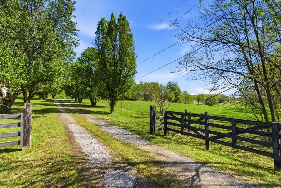 8270 Bethlehem Rd, Springfield, TN 37172 - #2