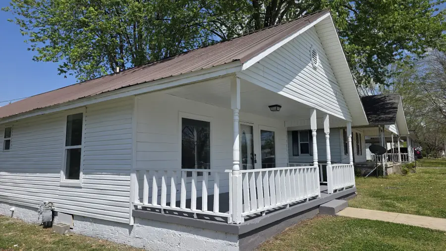 314 Deller St W, Lawrenceburg, TN 38464 - #2