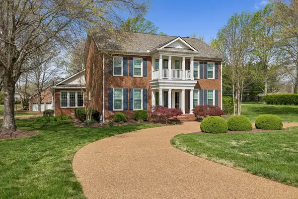 1305 Arrowhead Dr, Brentwood, TN 37027