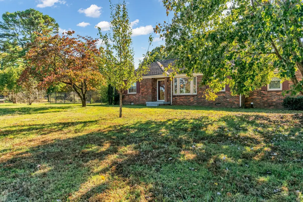 2205 Crestline Dr, Nashville, TN 37214 - #1